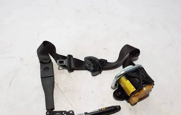 Chevrolet Tracker Front seatbelt 95301329