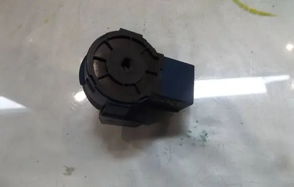 Ford Mondeo Mk III Ignition lock 1S7T-11572-AB