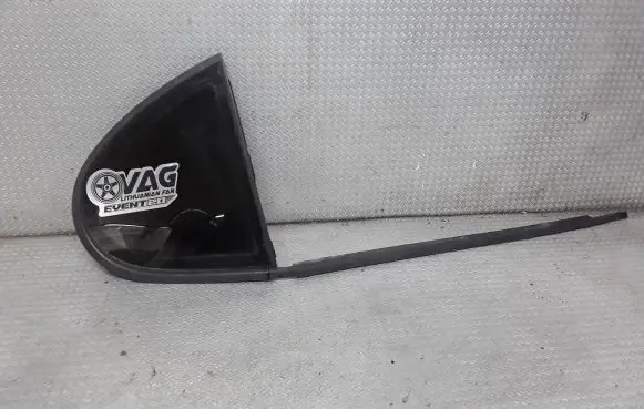 Rear vent window glass