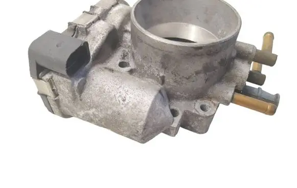 Audi A4 S4 B7 8E 8H Throttle valve 06F133062
