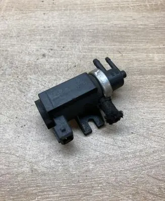 Volkswagen Sharan Vacuum valve 1H0906627
