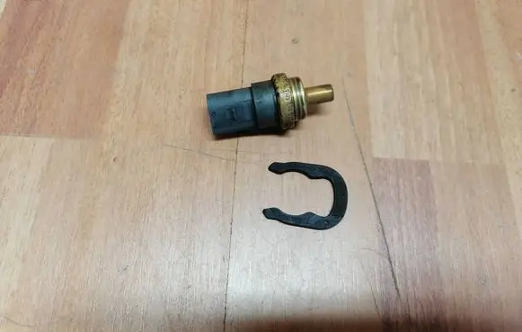 Volkswagen Sharan Coolant temperature sensor 06A919501A