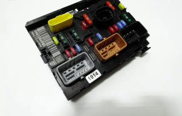 Citroen C4 I Picasso Fuse module 9661086980 ST1631033