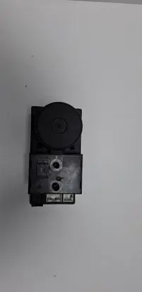 Audi A3 S3 8L Central locking vacuum pump 8D0862257B