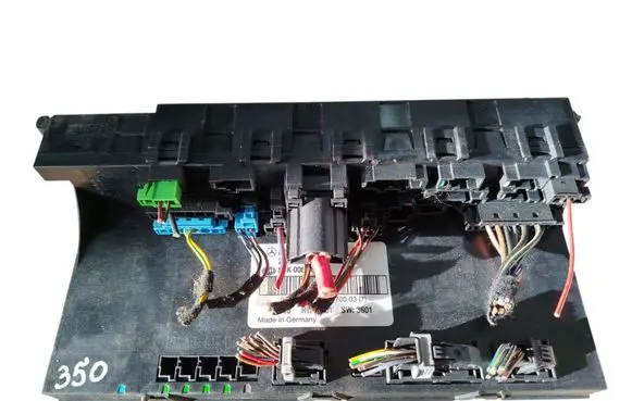 Mercedes-Benz C W203 Fuse module 2095450101