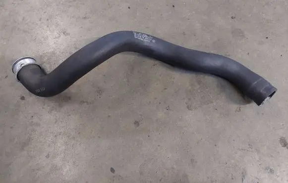 Mercedes-Benz E W211 Engine coolant pipe/hose A2115018482