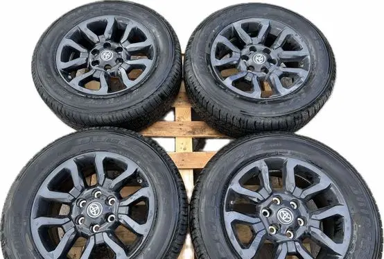 Toyota Hilux VIII R18 alloy rim XTR9W1 ET30 18721