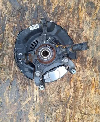 Toyota Urban Cruiser (XP110) Front wheel hub spindle knuckle
