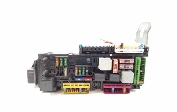 Mercedes-Benz E C207 W207 Fuse module A2129060205