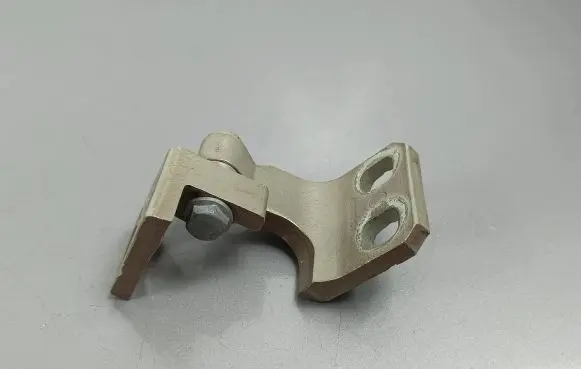 Fiat 500X Front door lower hinge 