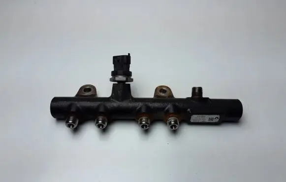 Nissan Note (E12) Fuel main line pipe 175215346R