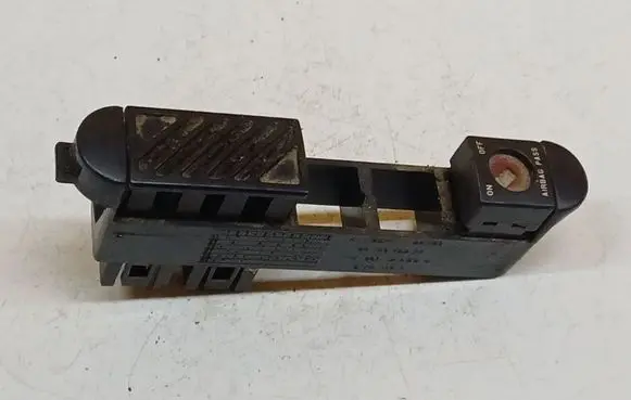 Peugeot 406 Passenger airbag on/off switch 9616672277