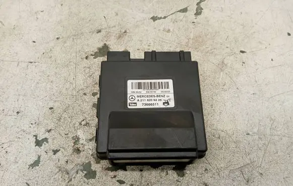 Mercedes-Benz E W211 Tailgate/trunk control unit/module A2118209426 73666511