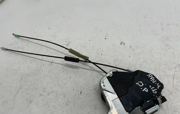 Toyota RAV 4 (XA40) Front door lock 5J2806