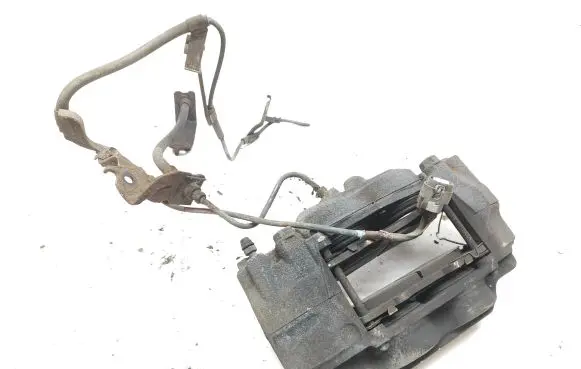 Toyota Land Cruiser (J150) Front brake caliper