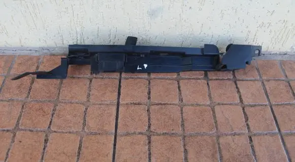 Opel Meriva A Fender mounting bracket 13266903