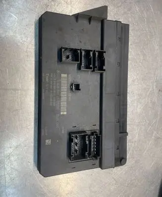 Mercedes-Benz Sprinter W906 Fuse module A9065452601 A9064420500 A9065450601