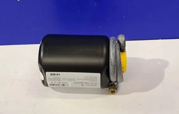 Mercedes-Benz GLA W156 X156 Tire air pump compressor A0005831212