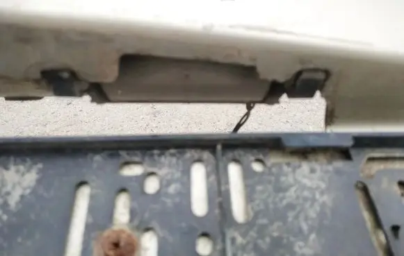 Mazda 3 I Number plate light