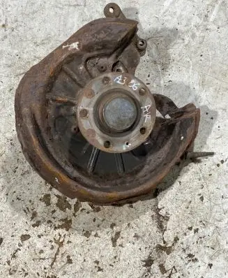 Rear wheel hub spindle/knuckle