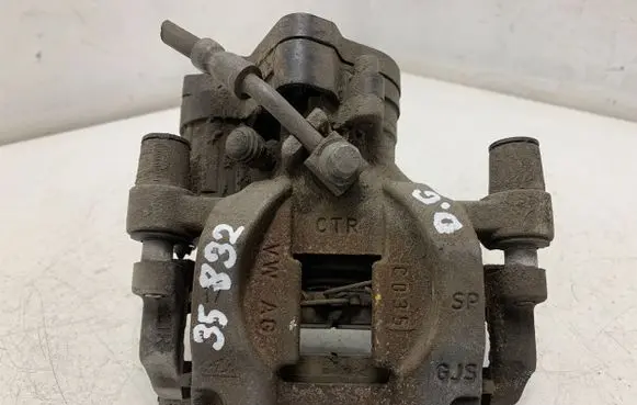 Volkswagen PASSAT B8 Rear brake caliper 3Q0615406 7011