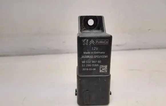 Glow plug pre-heat relay