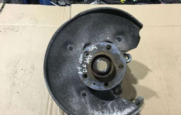Audi A7 S7 4G Rear wheel hub 8R0505431F