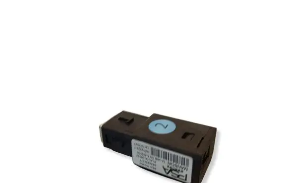 Opel Mokka B USB socket connector 98217039DX 9824334377 PLP01A06534