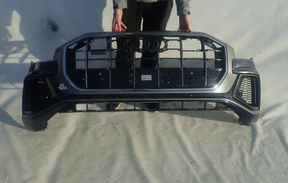 Audi Q8 Front bumper 8R0955276F
