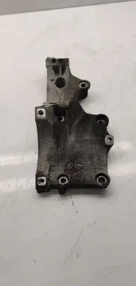 Volkswagen PASSAT B6 Generator/alternator bracket 038903143AF 9003E