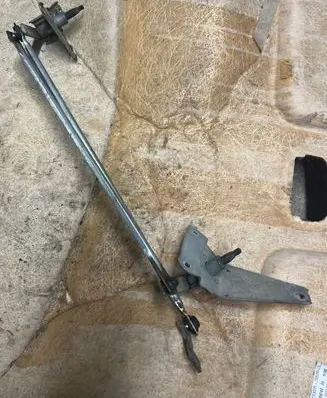 Citroen Berlingo Front wiper linkage 