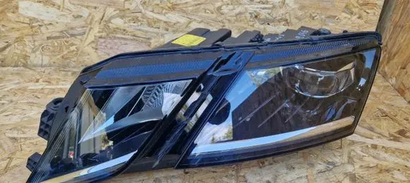 Skoda Octavia Mk3 (5E) Headlight/headlamp LPL046