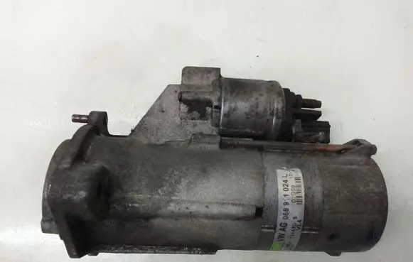 Volkswagen PASSAT B5.5 Starter motor 068911024L