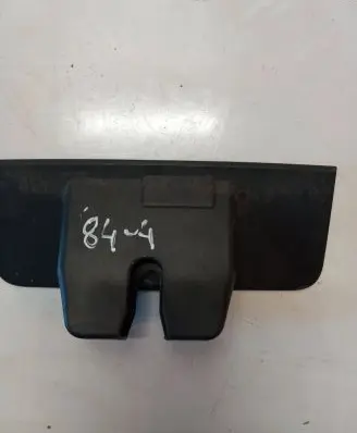 Volvo V70 Tailgate/boot lid lock trim 31301164