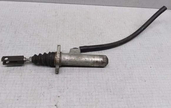 Audi 80 90 B3 Clutch master cylinder 2502600