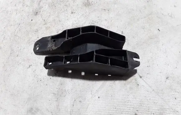 Headlight/headlamp mounting bracket