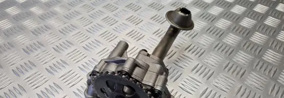 Volkswagen Golf IV Oil pump 06A115121 038115105D