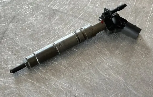 Jeep Cherokee Fuel injector A6420700587