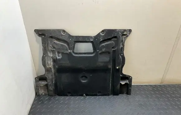 BMW 7 F01 F02 F03 F04 Engine splash shield/under tray 7898889 7289088 8035971