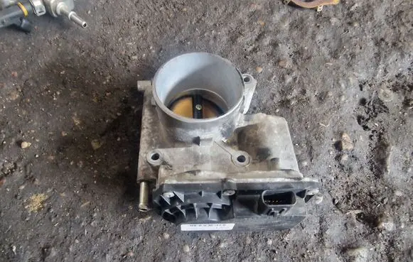 Mazda 3 I Throttle valve
