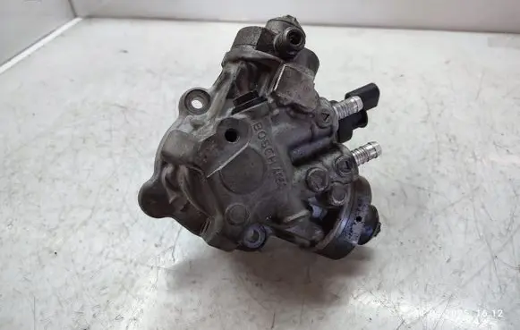 BMW X5 F15 Fuel injection high pressure pump 8508151 0445010645