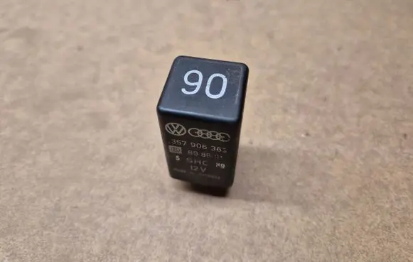 Volkswagen Golf II Other relay 357906363
