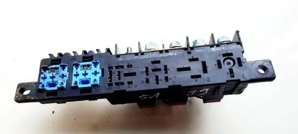 Audi A4 S4 B5 8D Fuse box set 8L0941822A