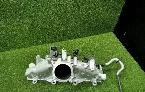 Renault Master III Intake manifold 140035154R 8200762162 223659870R