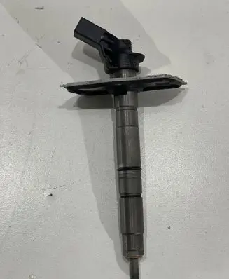 Volkswagen Phaeton Fuel injector 0986435 120705