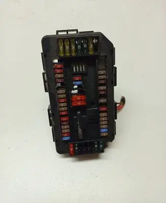 BMW 5 F10 F11 Fuse module 922487904 07102012 19098000