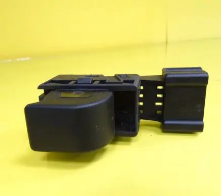 Nissan Primera Electric window control switch