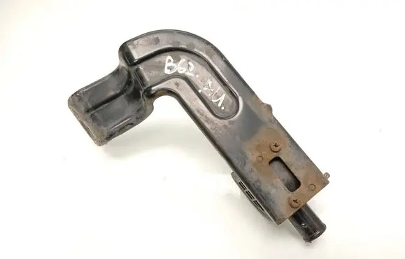 Engine coolant pipe/hose