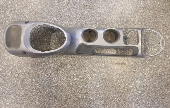 Nissan Juke I F15 Center console