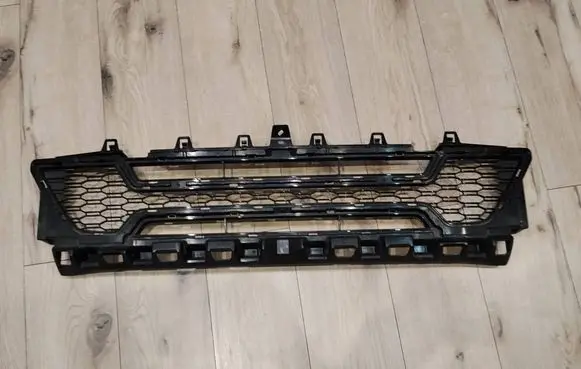BMW X1 U11 Front bumper lower grill 5A0B678